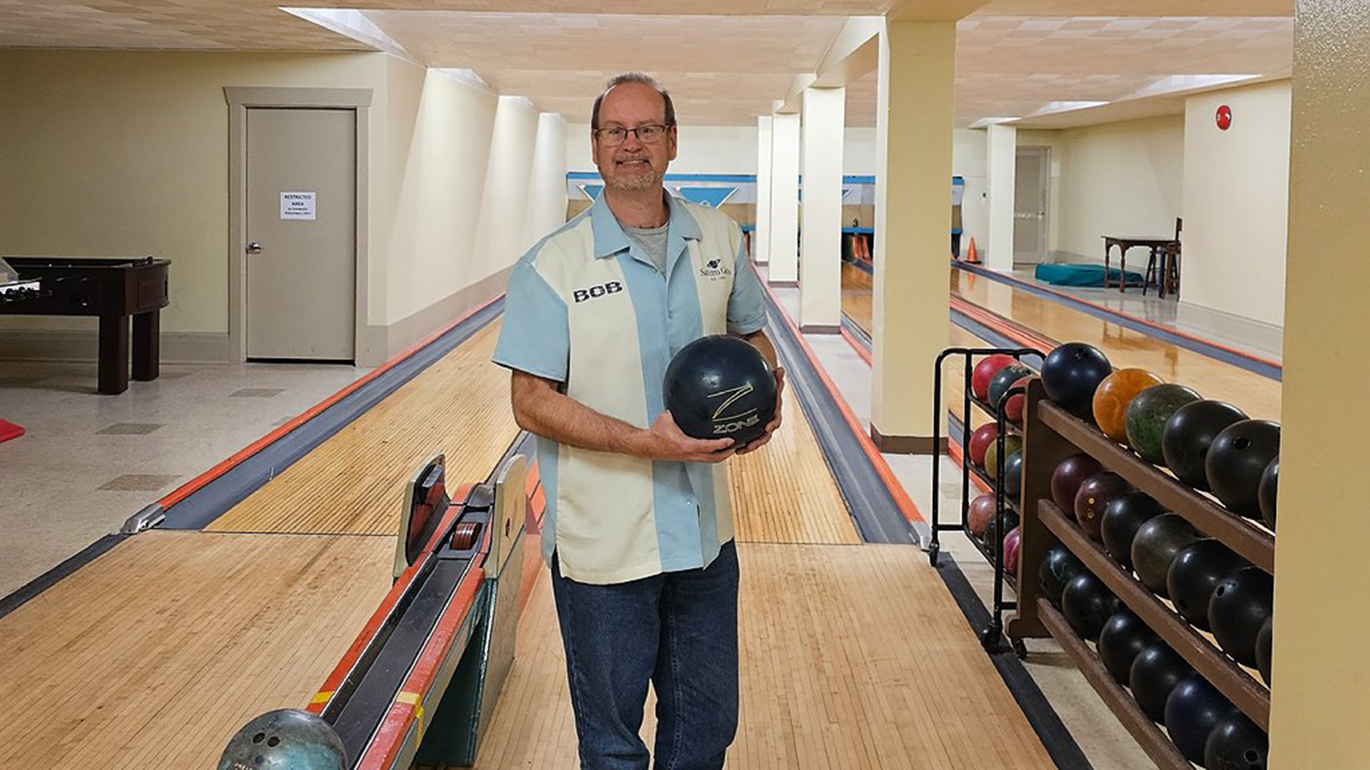 Saturn Bowling